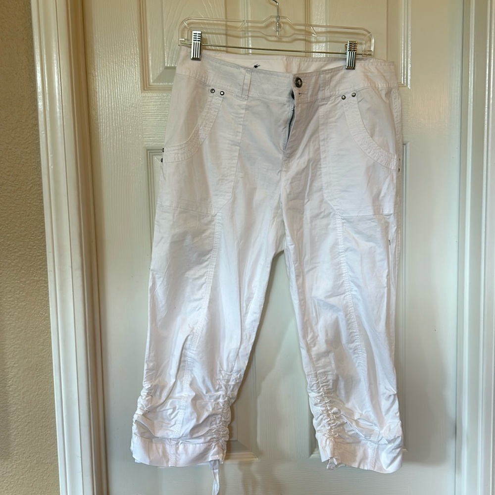 Women’s INC white Capri pants with Crystal buttons and embellishments size 8